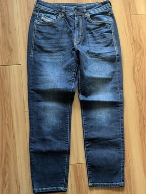 Diesel Women's Dark Blue Cropped Jeans